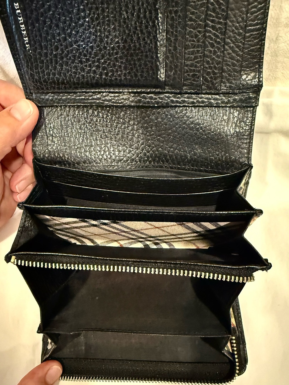 Vintage Burberry Black Pebbled Leather Women’s Wallet - Picture 11 of 13